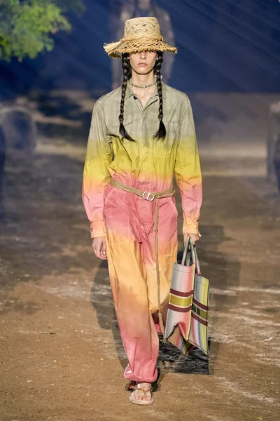 Look 37